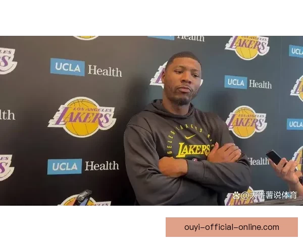 湖人队记者透露斯马特放弃540万球员选项 多支球队或以中产特例争抢